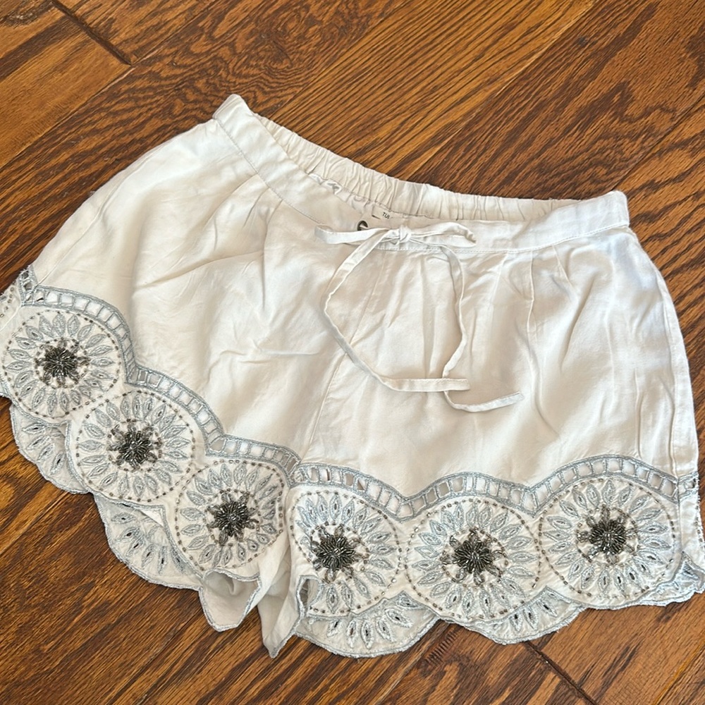 Cream Dream Shorts